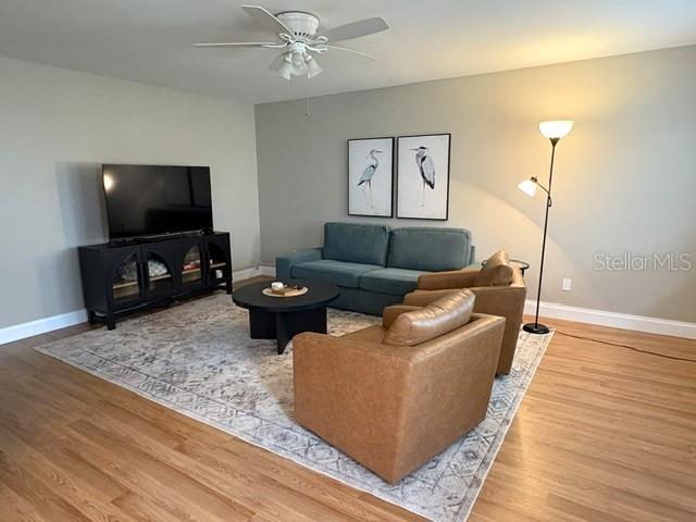 Living room, lovely decor.