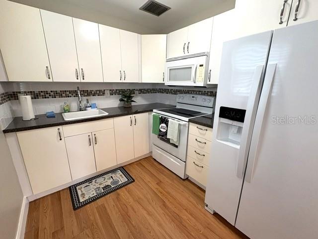 Nice kitchen, clean and bright.  Updated appliances.