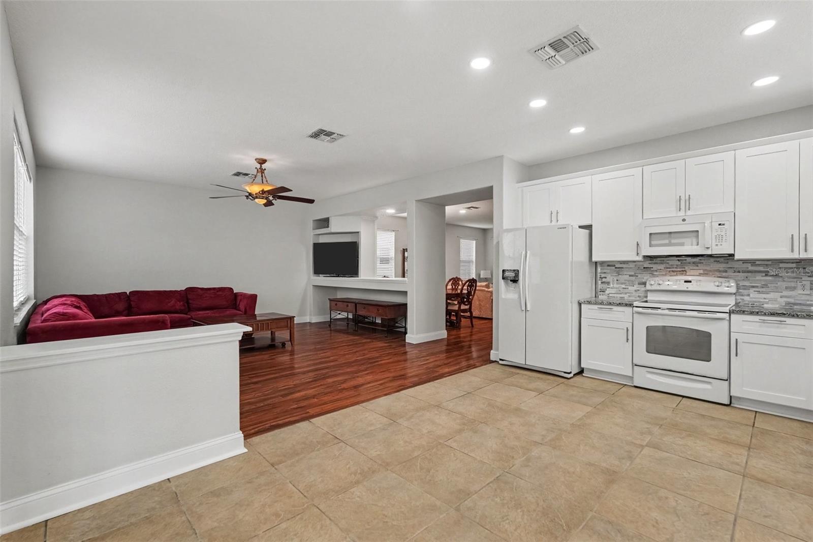 17511 GLENAPP DR, Land O Lakes, FL 34638