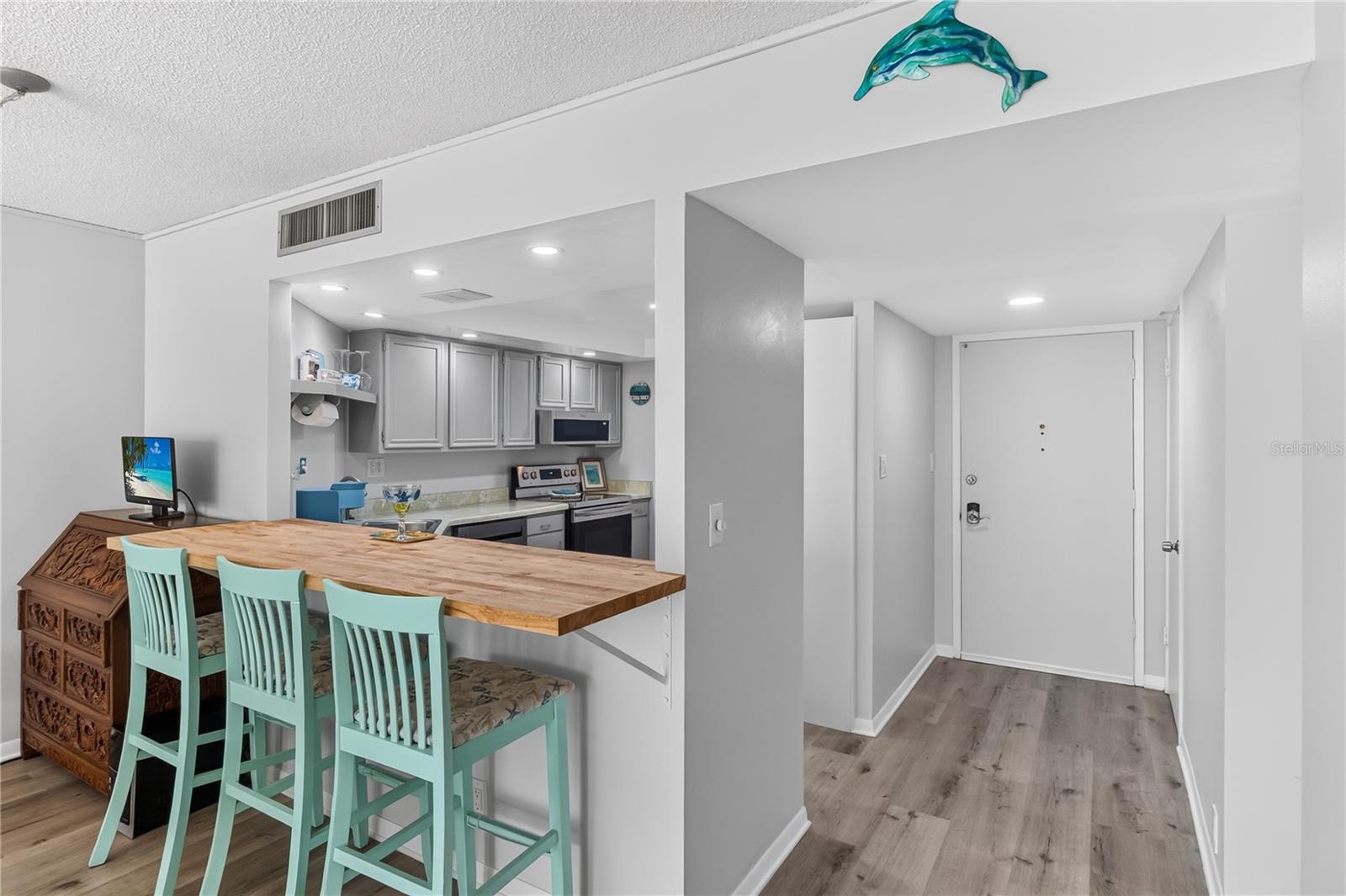 7400 SUN ISLAND DRIVE S, #203, South Pasadena, FL 33707