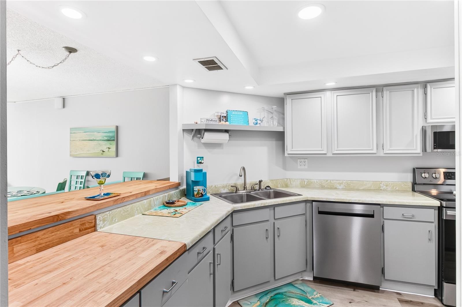 7400 SUN ISLAND DRIVE S, #203, South Pasadena, FL 33707