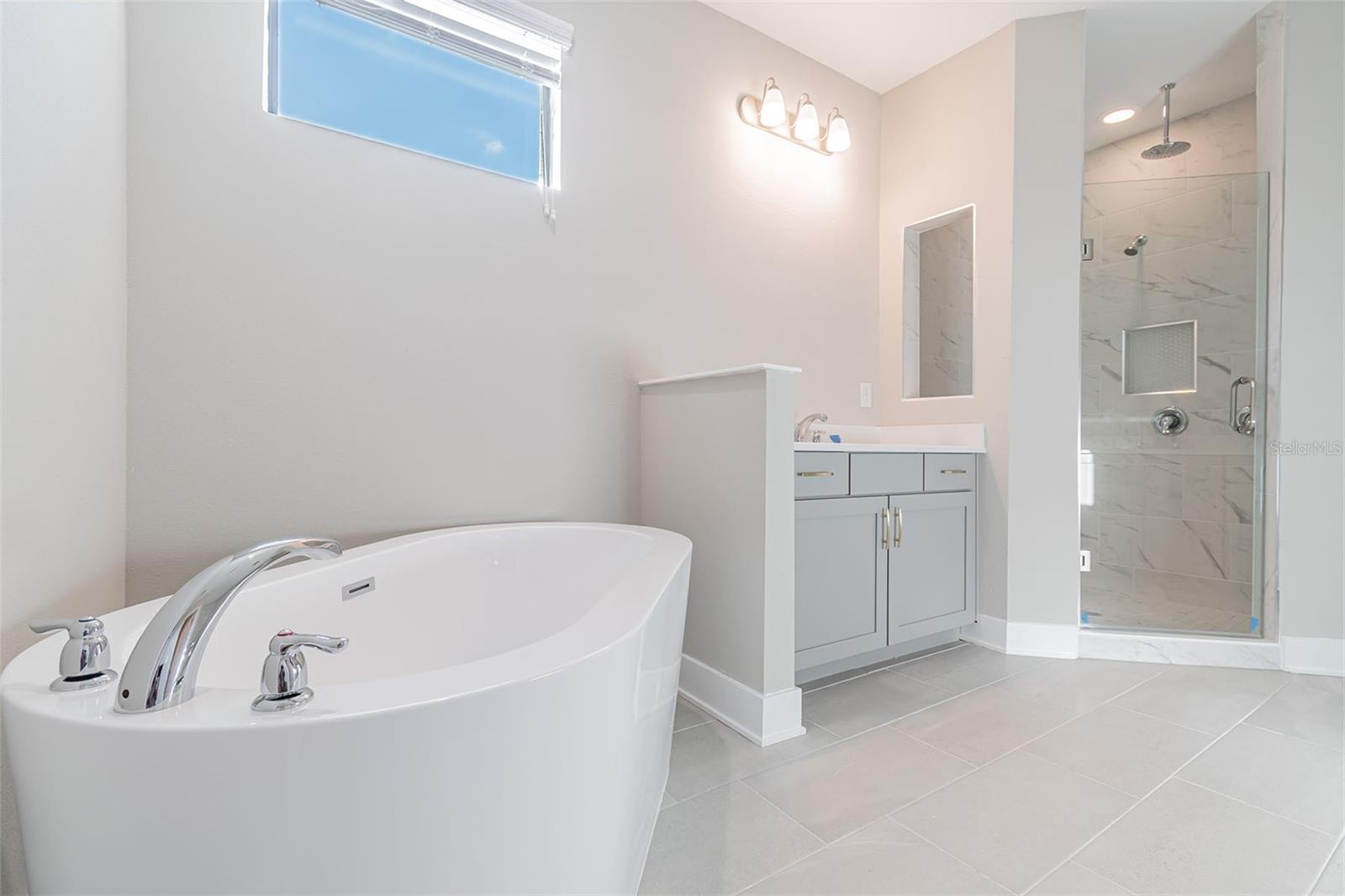 502 N BEVERLY AVENUE, Tampa, FL 33609