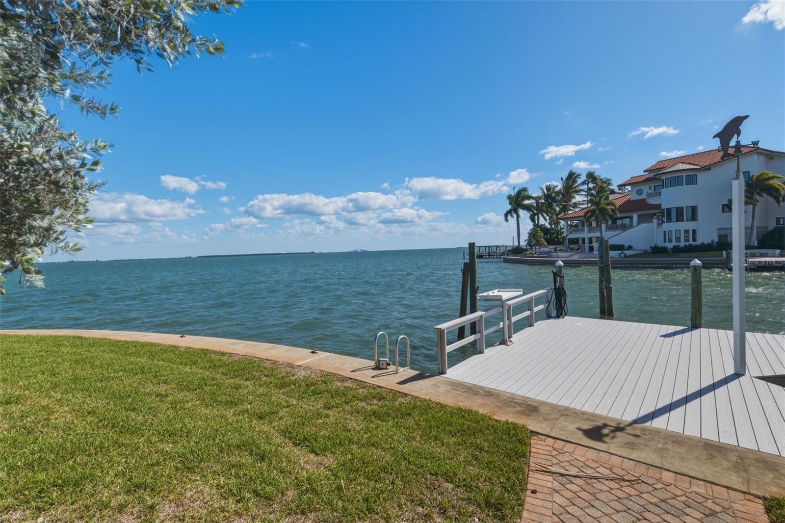 102 8TH STREET E, Tierra Verde, FL 33715