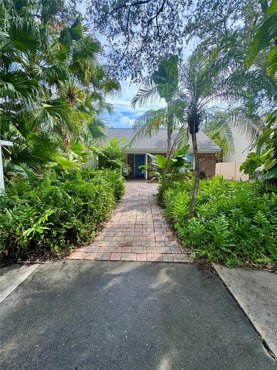 207 W DAVIS BOULEVARD, Tampa, FL 33606 207 W DAVIS BOULEVARD, Tampa, FL 33606