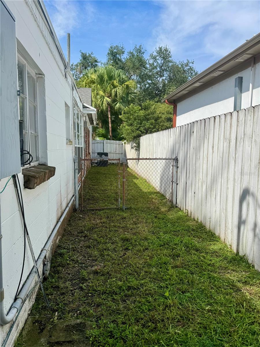 207 W DAVIS BOULEVARD, Tampa, FL 33606