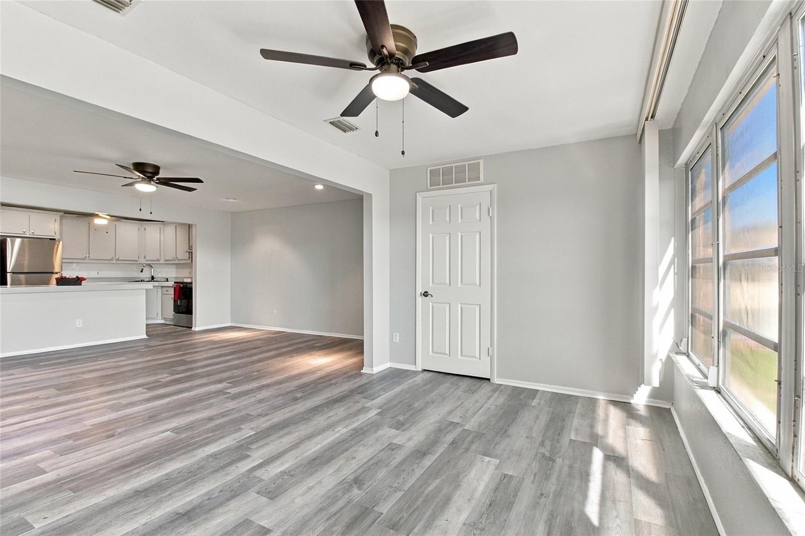 211 FERNWOOD CIRCLE, #211, Seminole, FL 33777