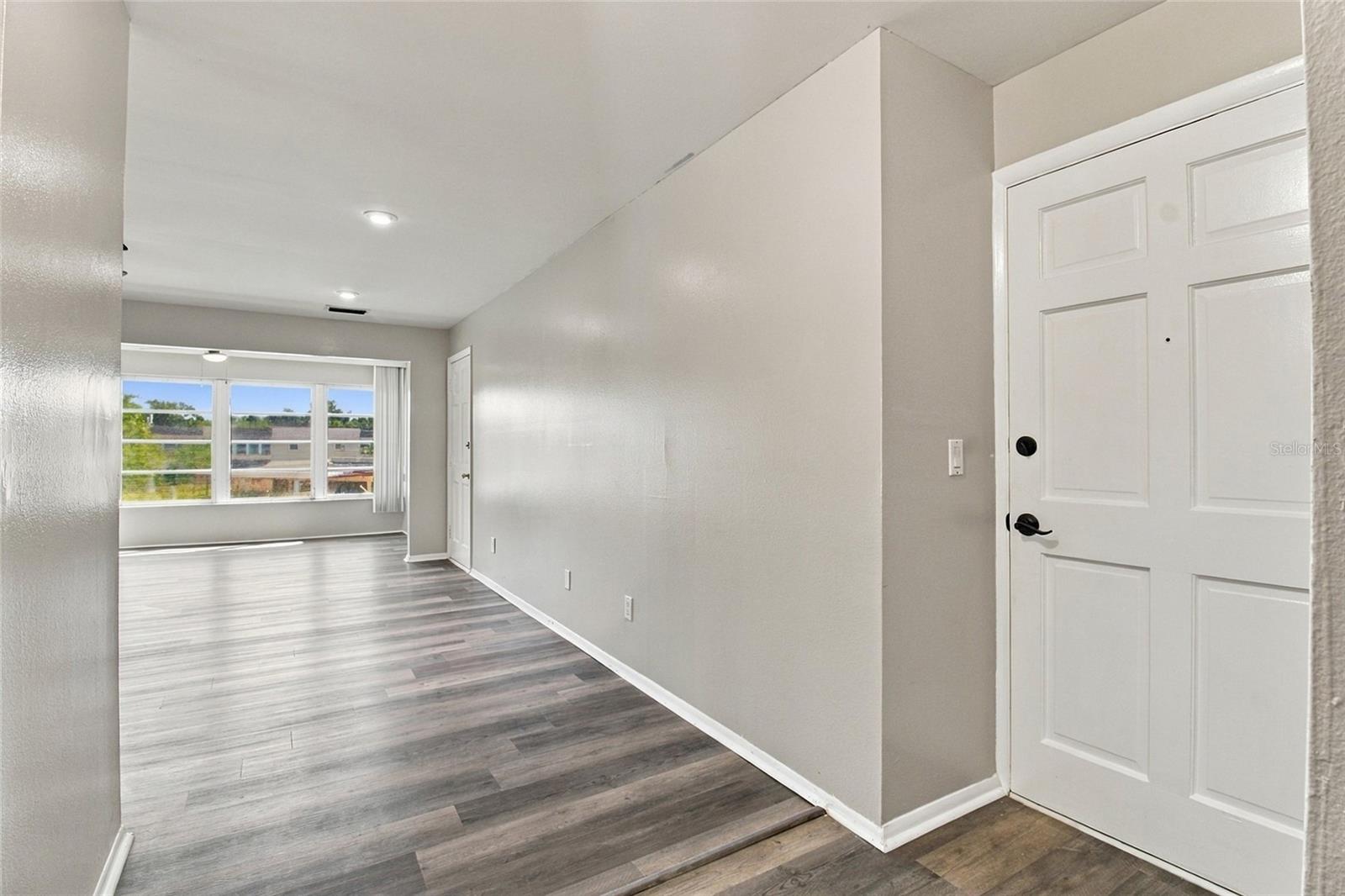 211 FERNWOOD CIRCLE, #211, Seminole, FL 33777