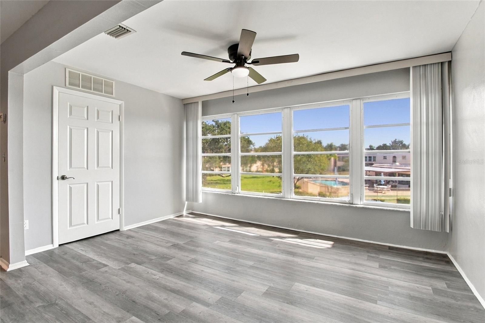 211 FERNWOOD CIRCLE, #211, Seminole, FL 33777