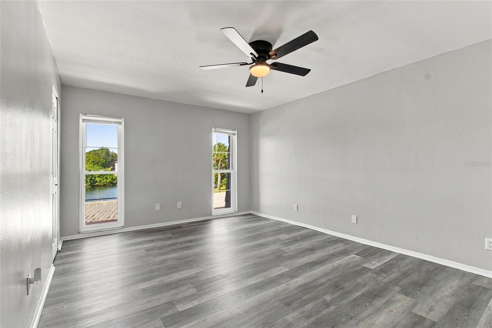 211 FERNWOOD CIRCLE, #211, Seminole, FL 33777