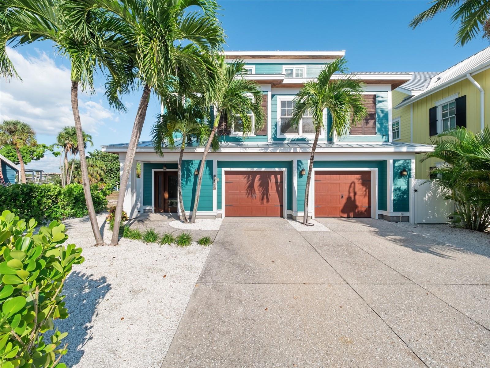 Beautifully maintained, thoughtfully designed, abundance of surprises that will make you never want to leave!