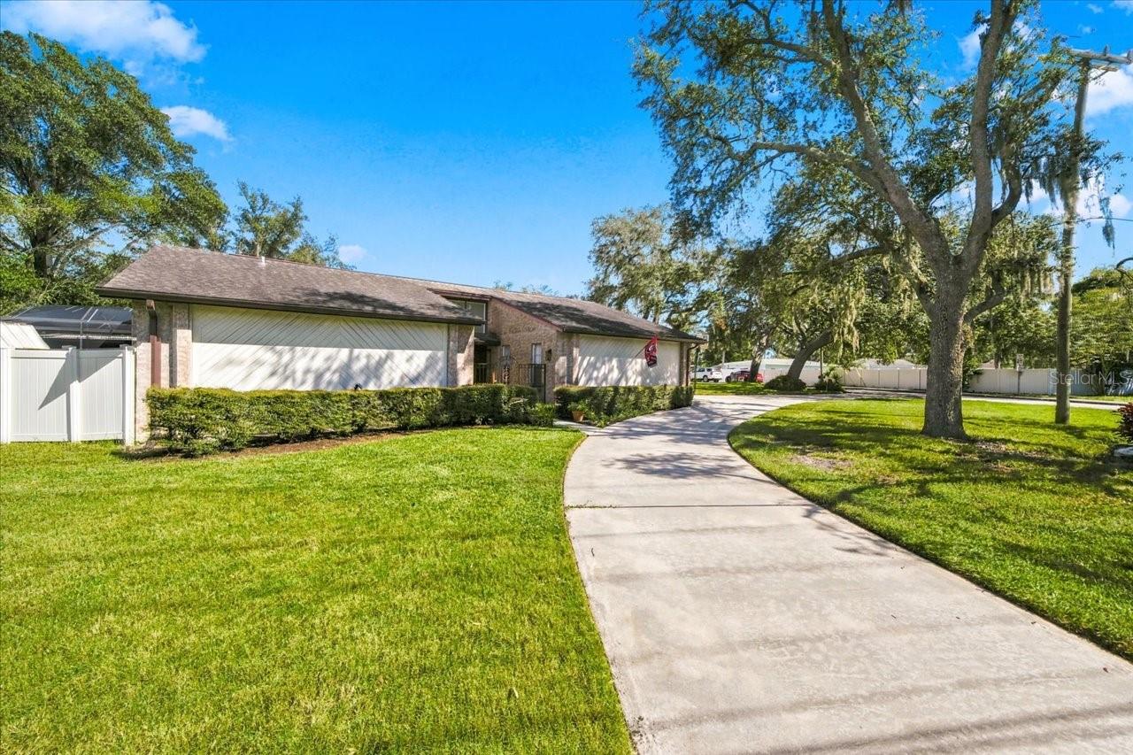 2231 S VILLAGE AVENUE, Tampa, FL 33612