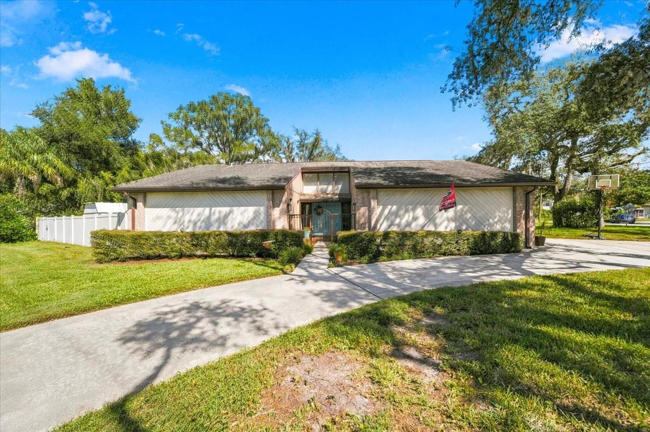 2231 S VILLAGE AVENUE, Tampa, FL 33612