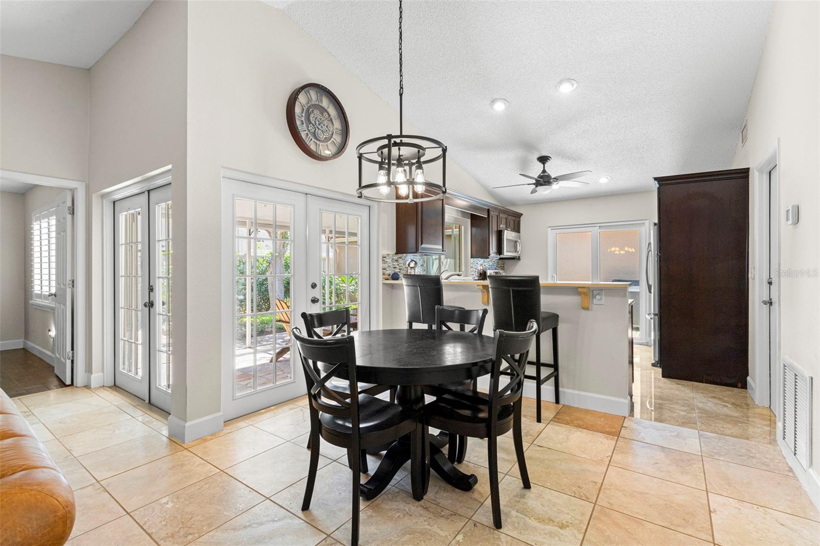 495 ST TROPEZ CIRCLE NE, St Petersburg, FL 33703