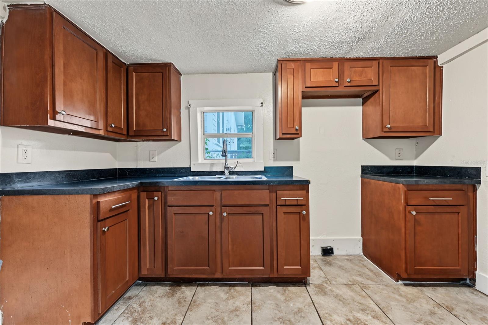 1301 E 18TH AVENUE, Tampa, FL 33605