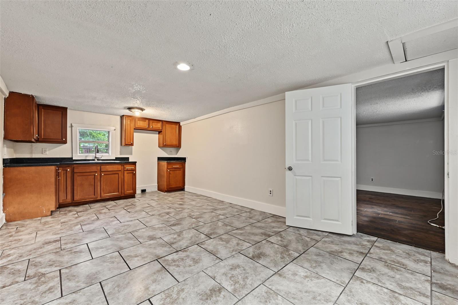 1301 E 18TH AVENUE, Tampa, FL 33605