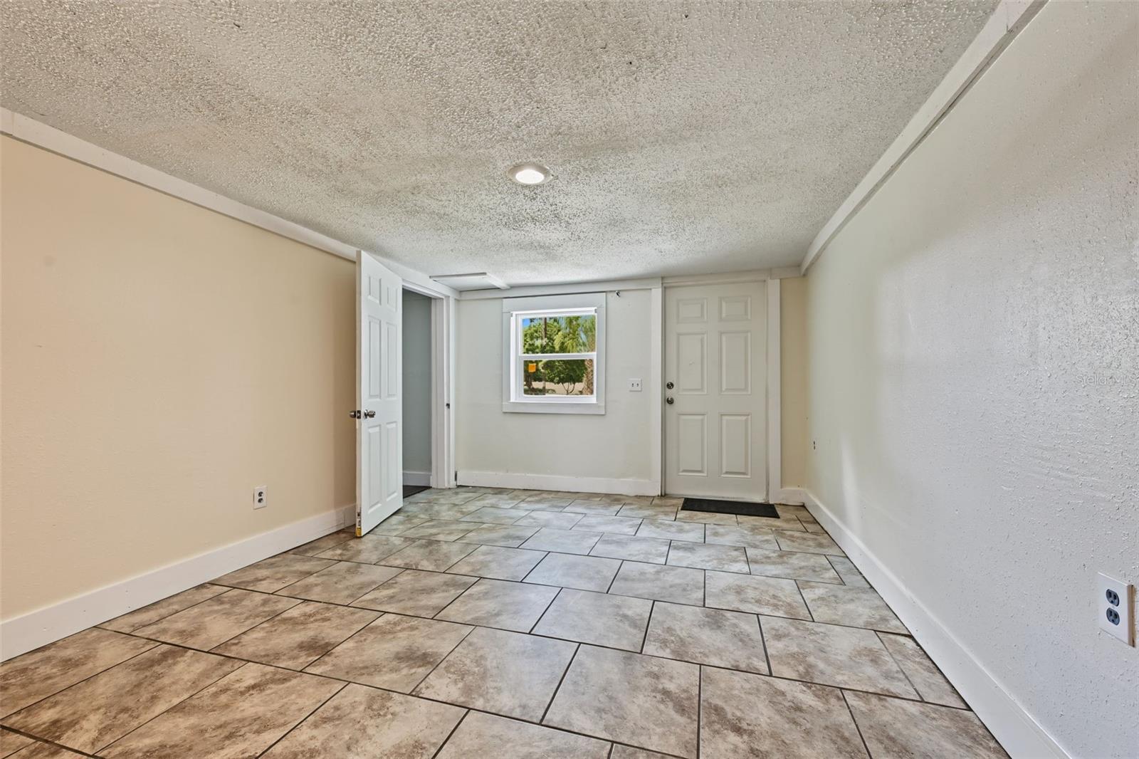 1301 E 18TH AVENUE, Tampa, FL 33605