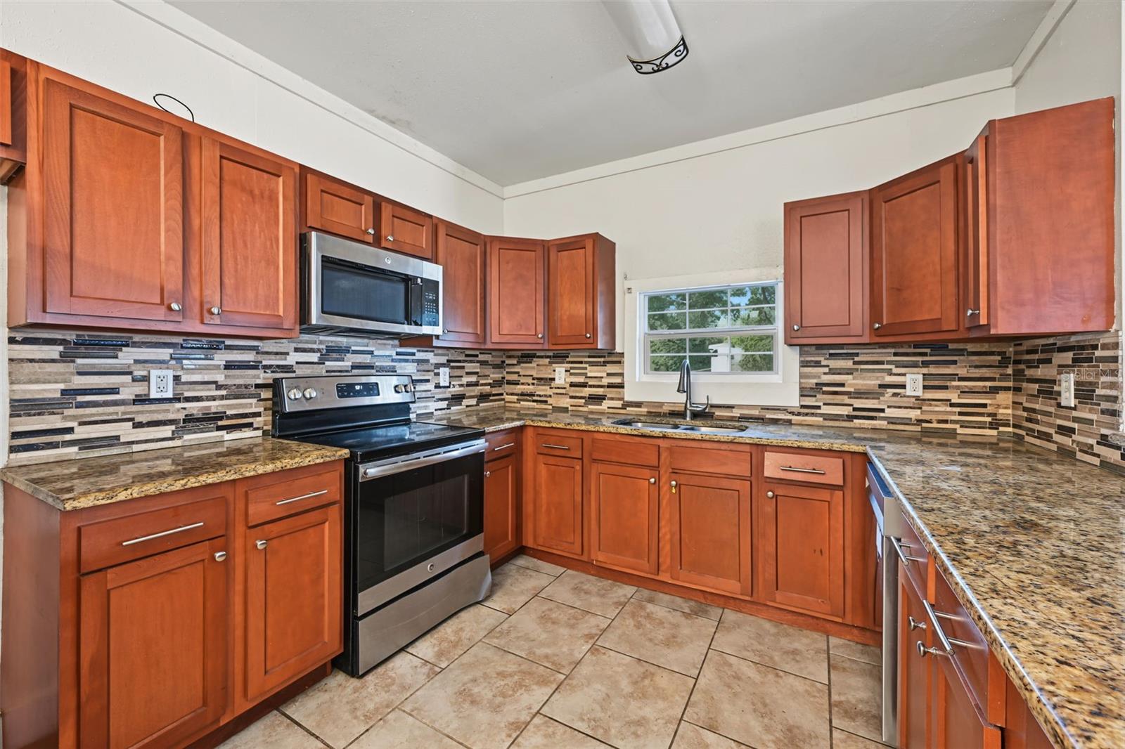 1301 E 18TH AVENUE, Tampa, FL 33605