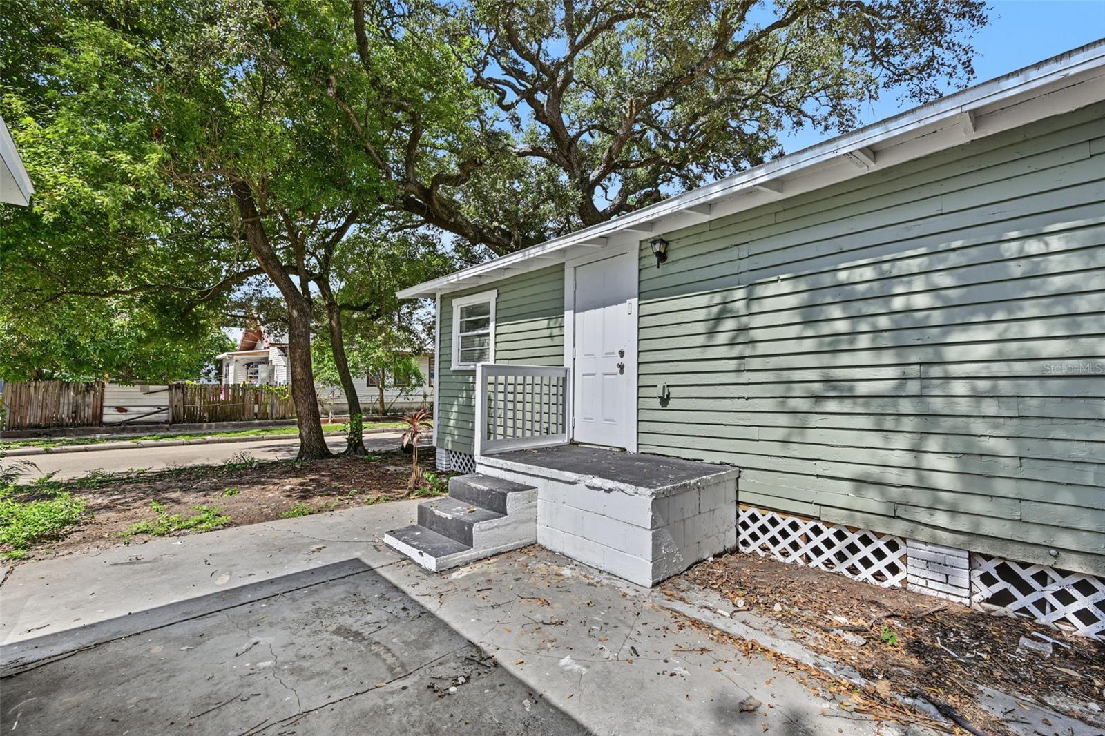 1301 E 18TH AVENUE, Tampa, FL 33605