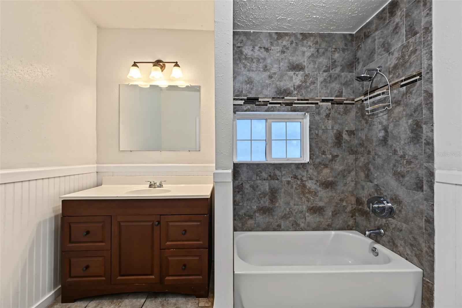 1301 E 18TH AVENUE, Tampa, FL 33605