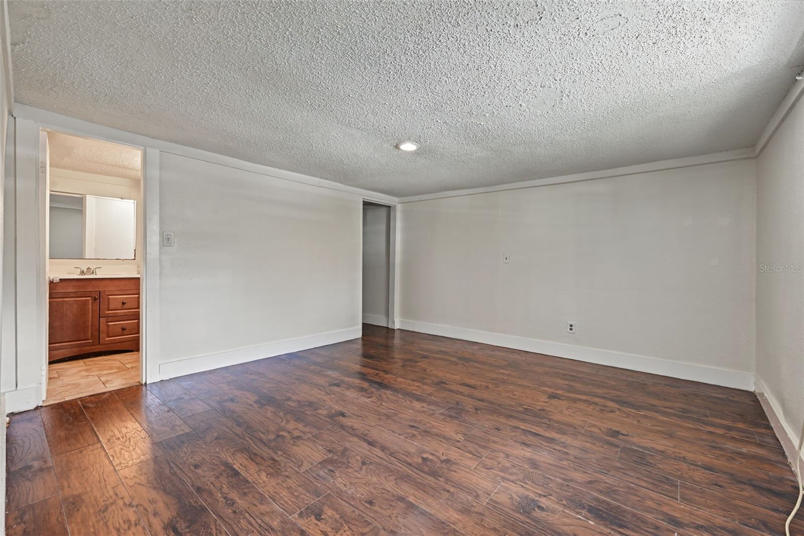 1301 E 18TH AVENUE, Tampa, FL 33605
