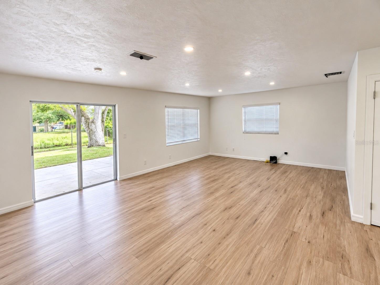4437 DOLPHIN DRIVE, Tampa, FL 33617