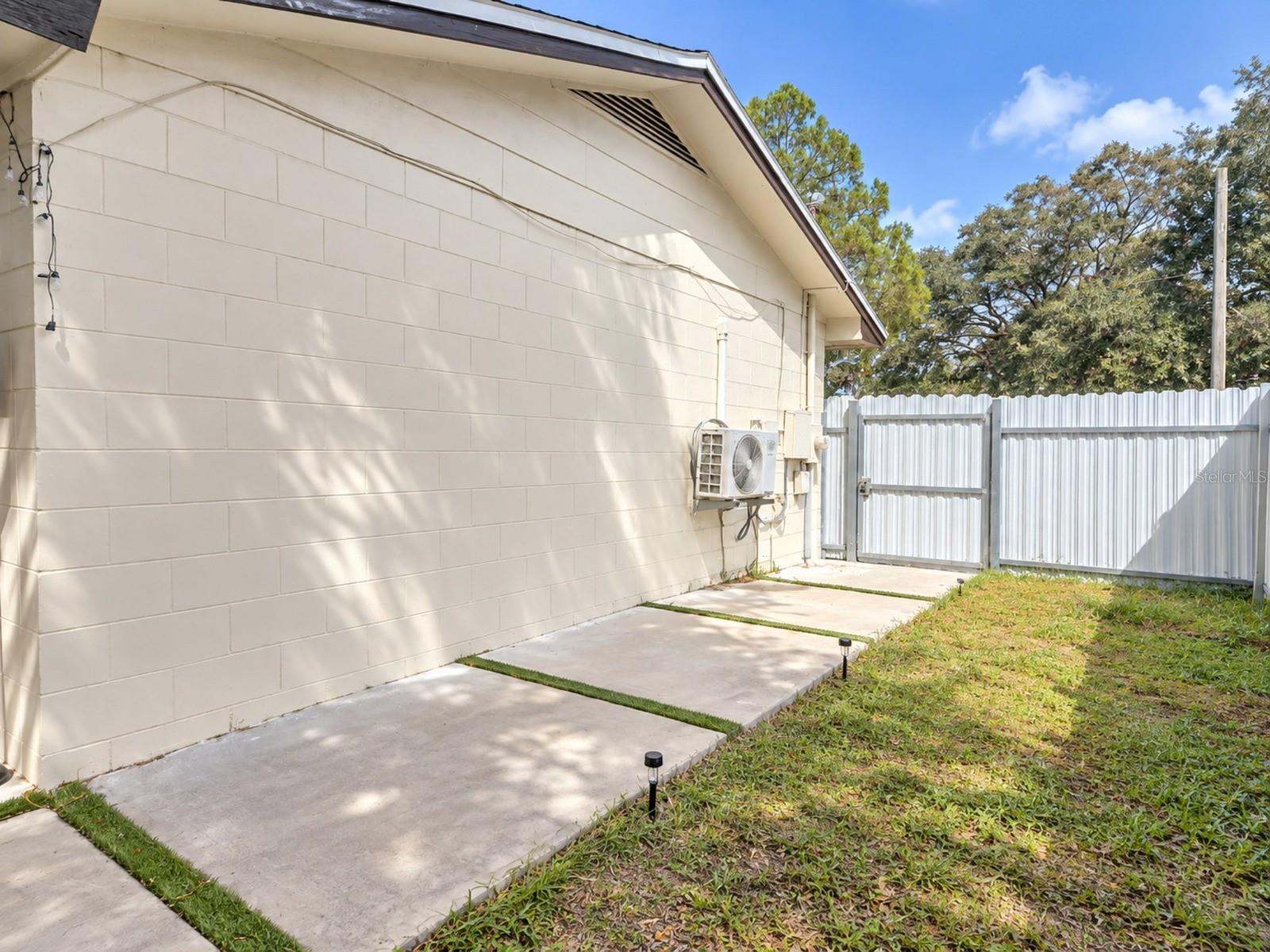 4437 DOLPHIN DRIVE, Tampa, FL 33617