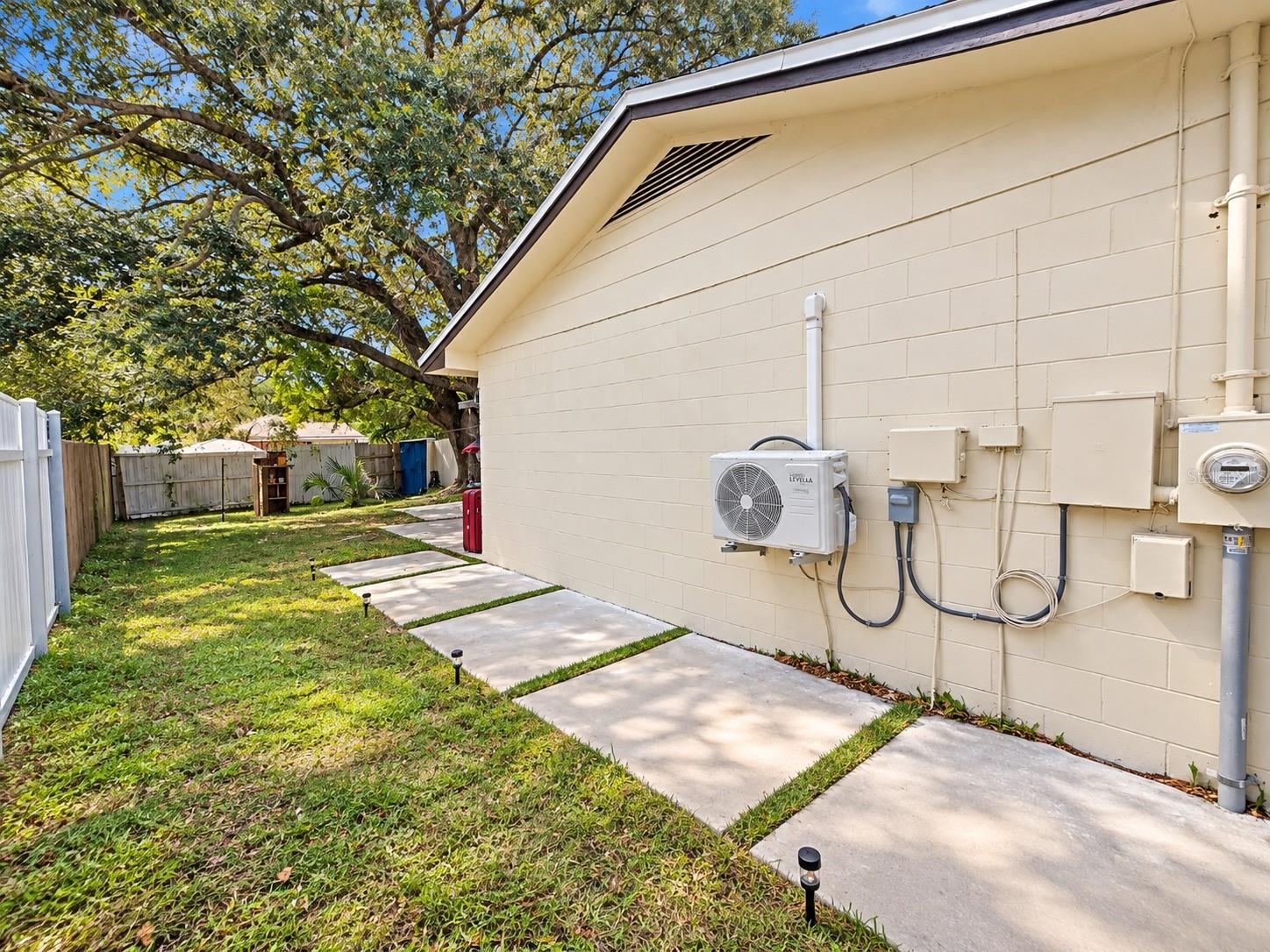 4437 DOLPHIN DRIVE, Tampa, FL 33617
