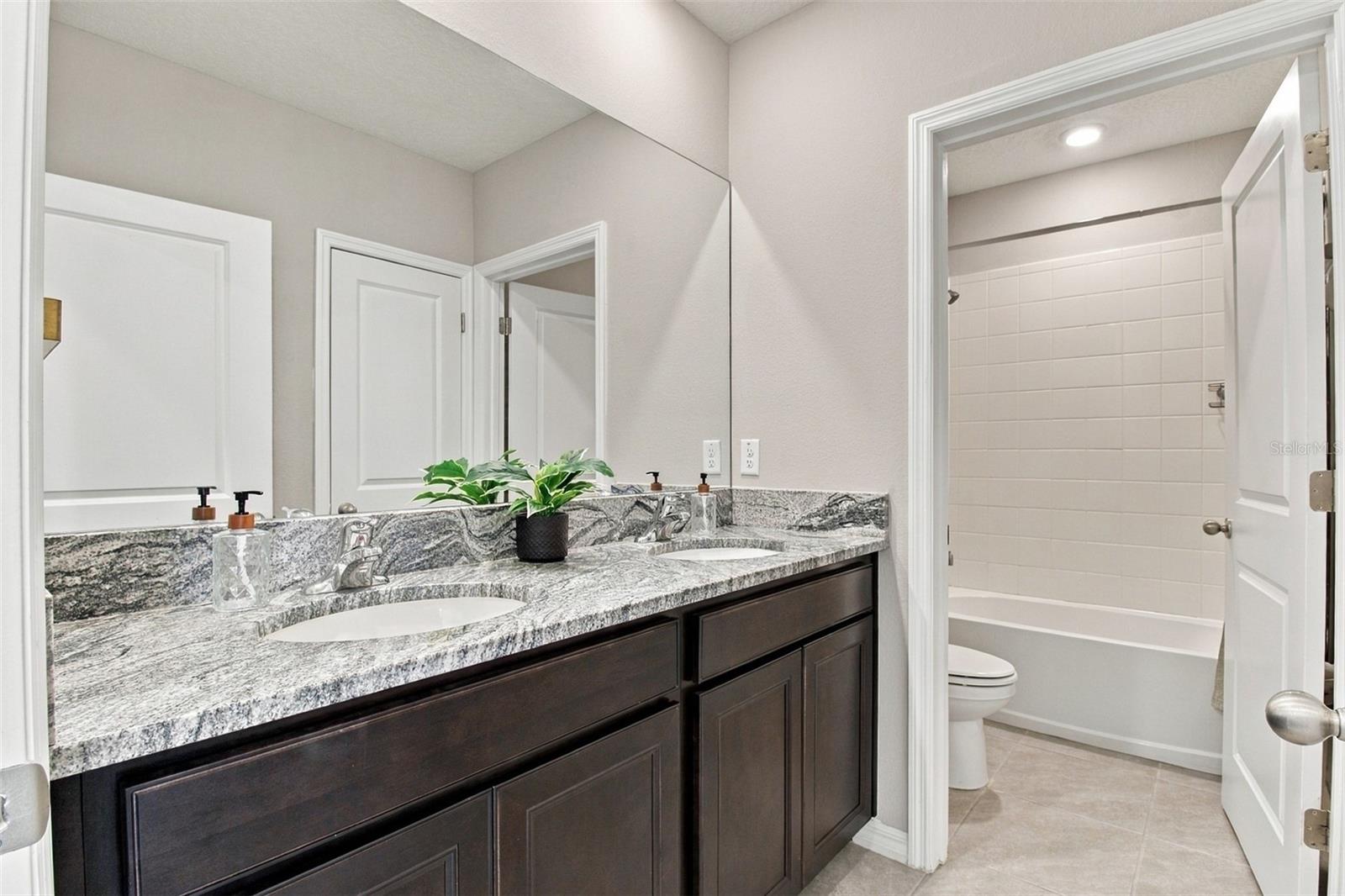 1510 TROPICAL OASIS AVENUE, Plant City, FL 33565