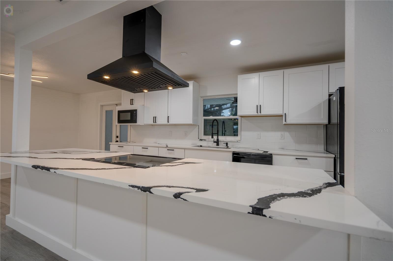 611 ROOKS ROAD, Seffner, FL 33584