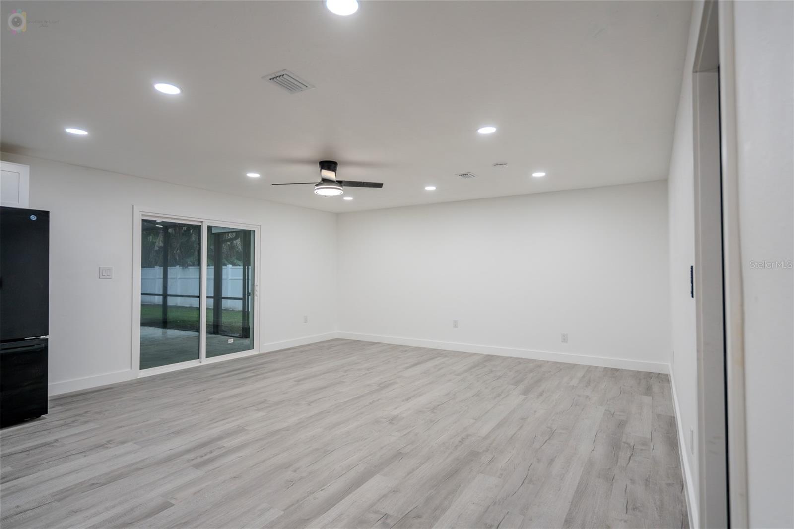 611 ROOKS ROAD, Seffner, FL 33584