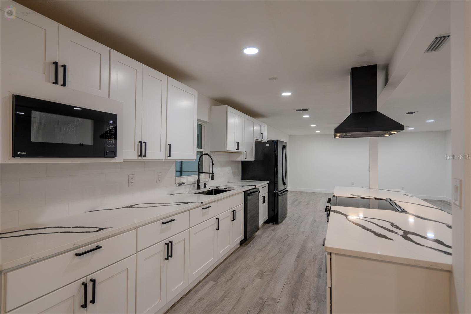 611 ROOKS ROAD, Seffner, FL 33584