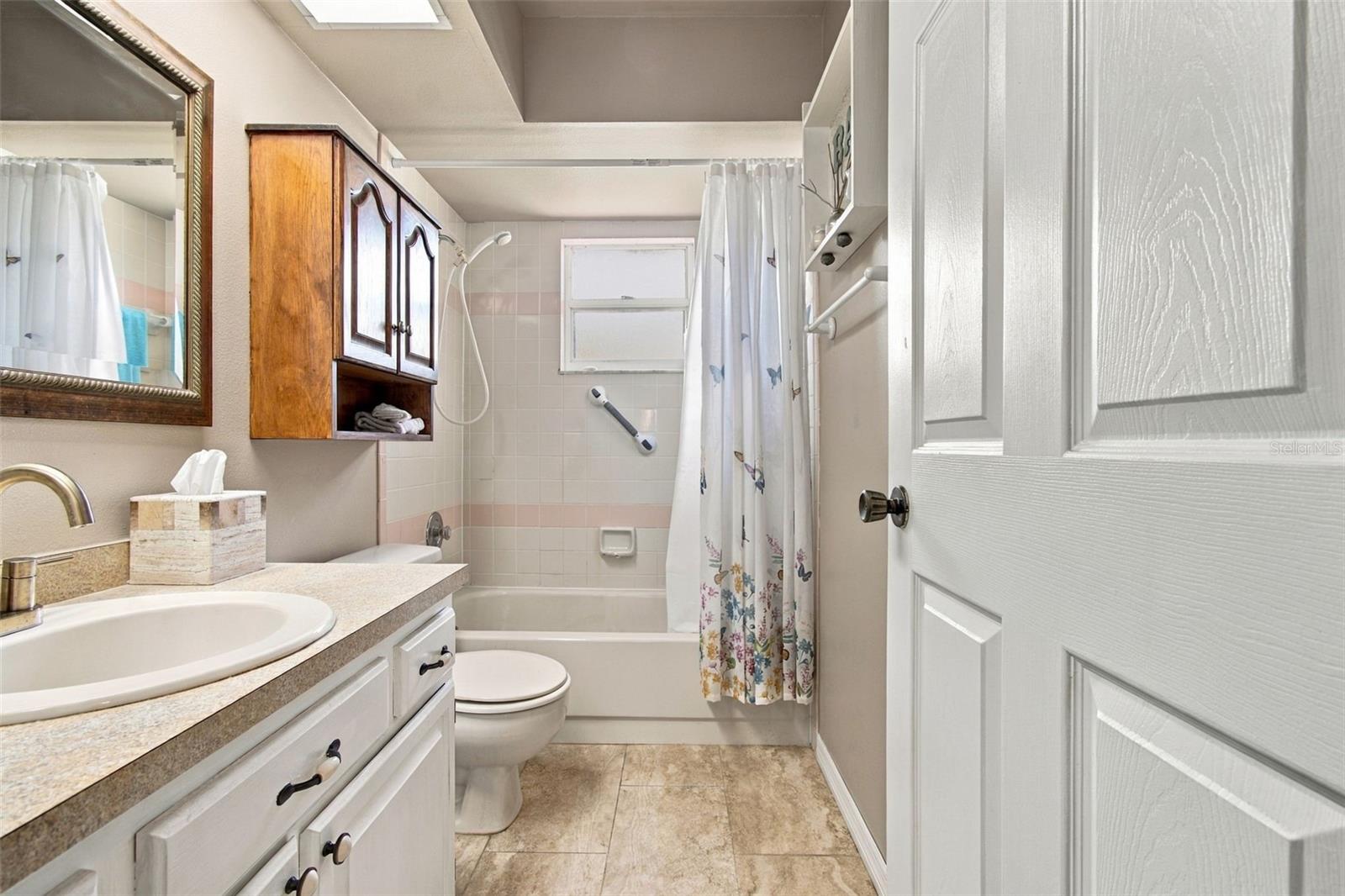 Guest bath/Second Bath
