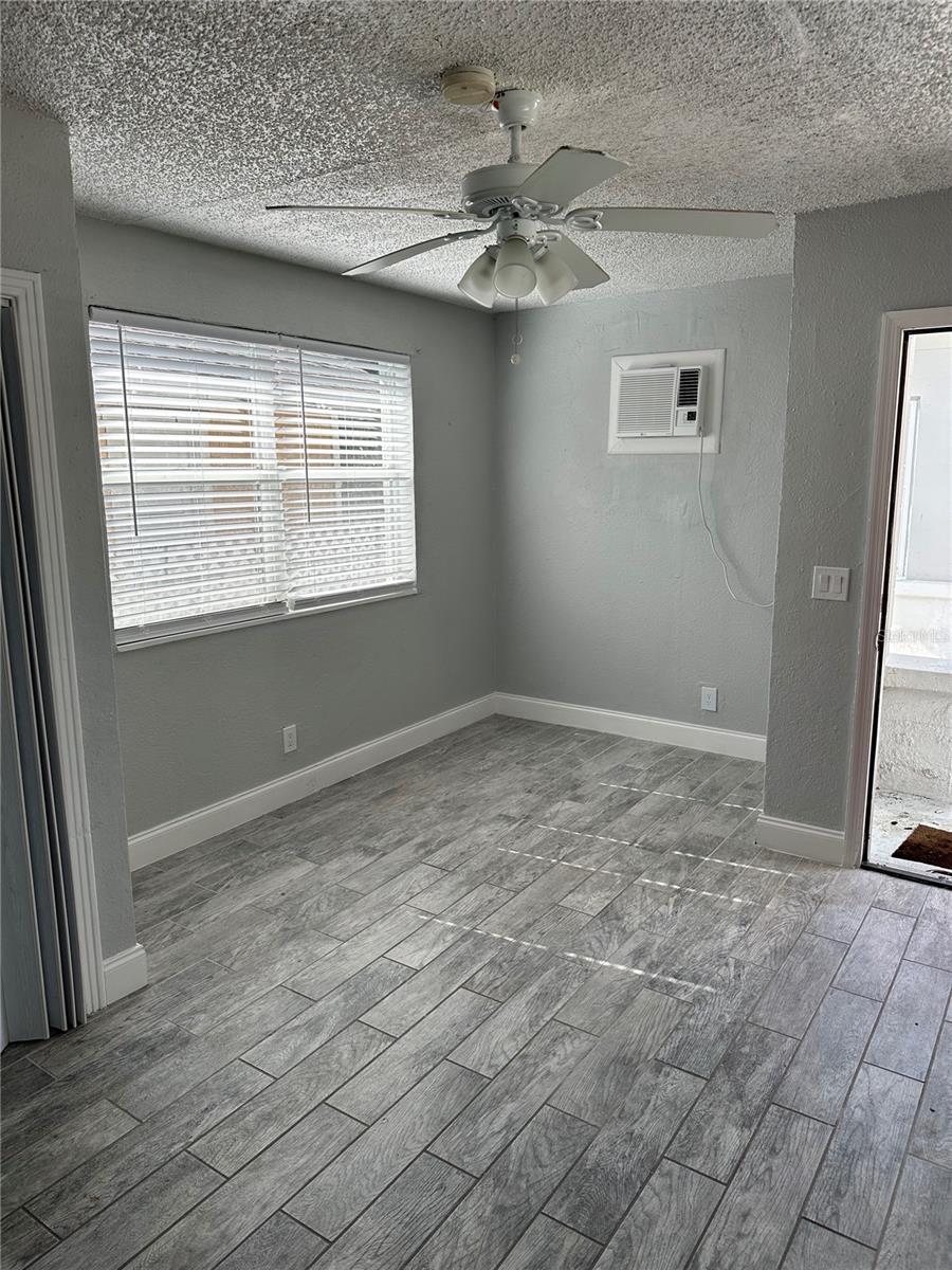 649 7TH AVENUE N, St Petersburg, FL 33701