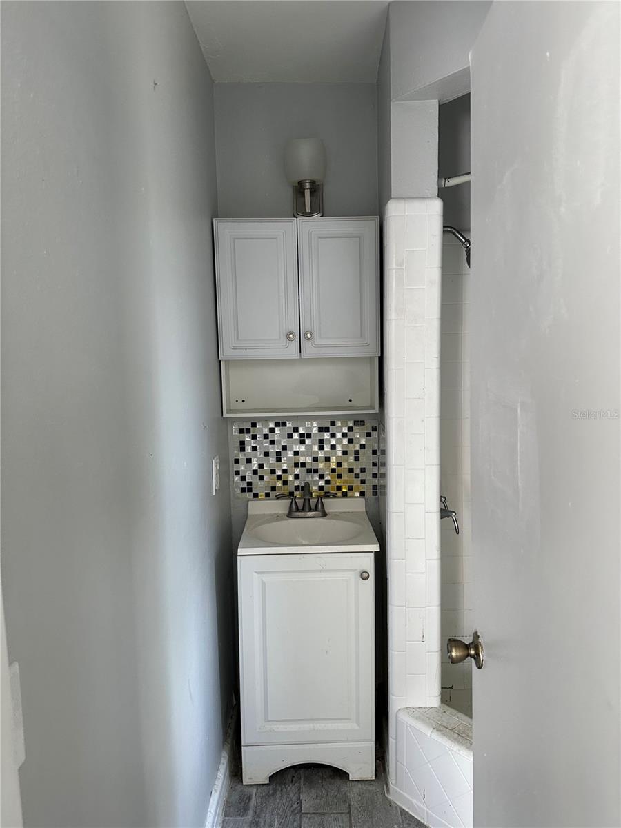 649 7TH AVENUE N, St Petersburg, FL 33701
