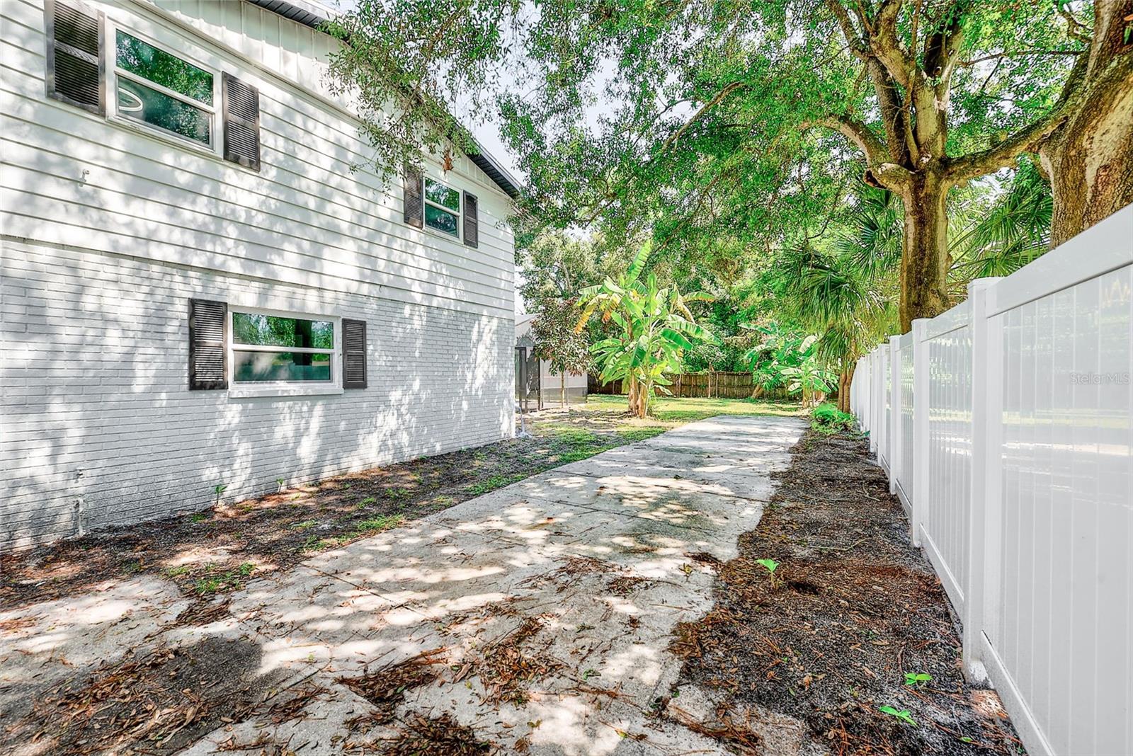 1595 OAK LANE, Clearwater, FL 33764