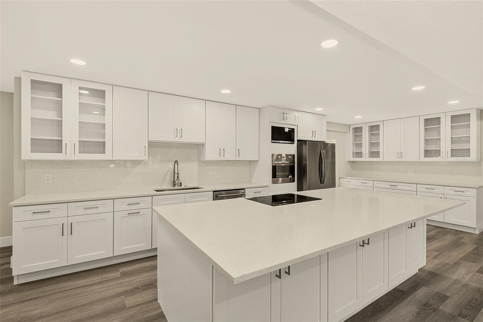 1595 OAK LANE, Clearwater, FL 33764