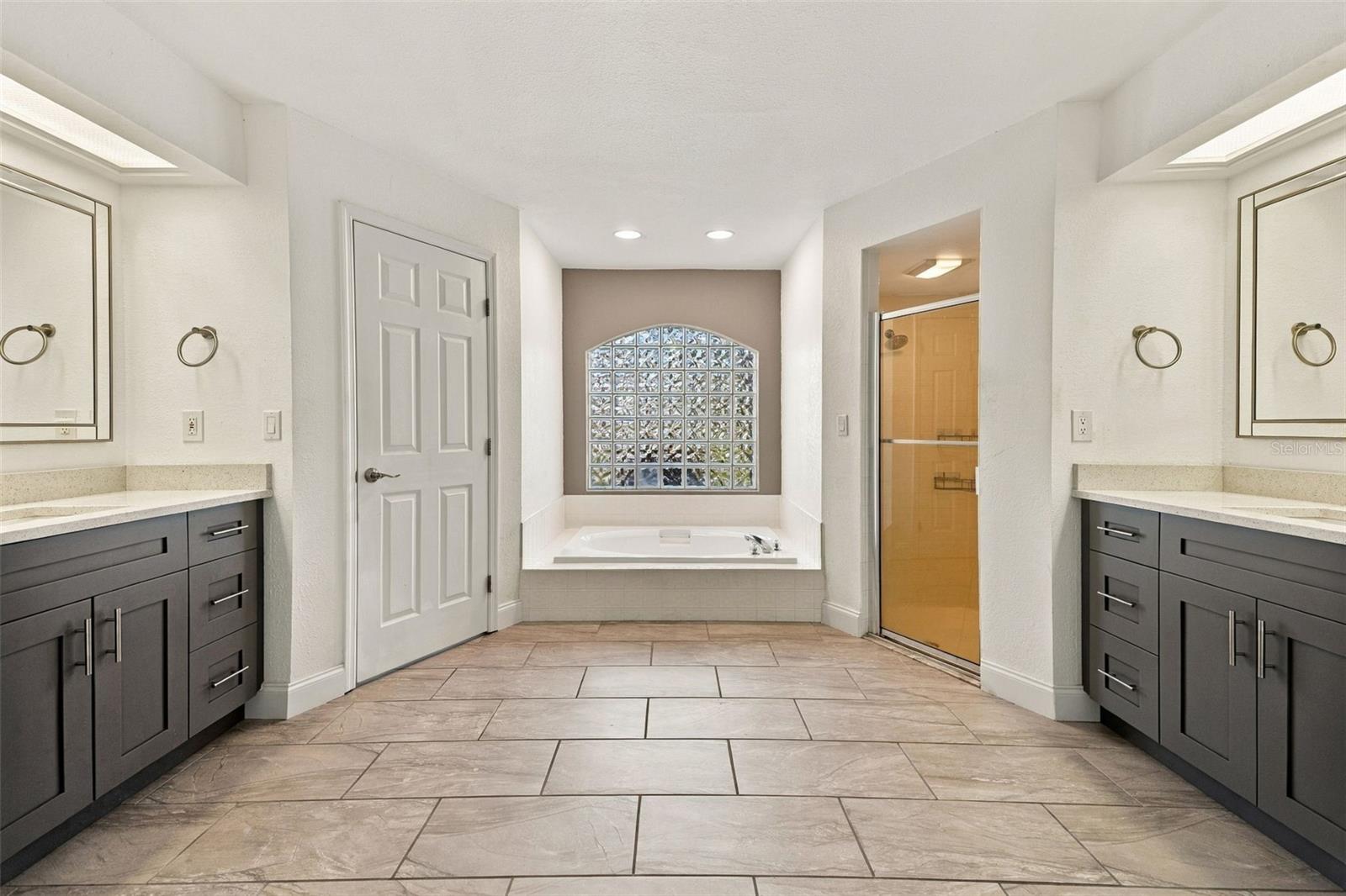 1591 JONATHAN COURT, Largo, FL 33770