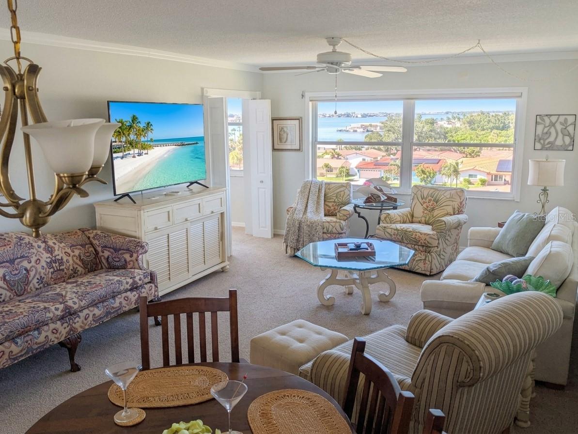4725 COVE CIRCLE, #APT 609, St Petersburg, FL 33708 4725 COVE CIRCLE, #APT 609, St Petersburg, FL 33708