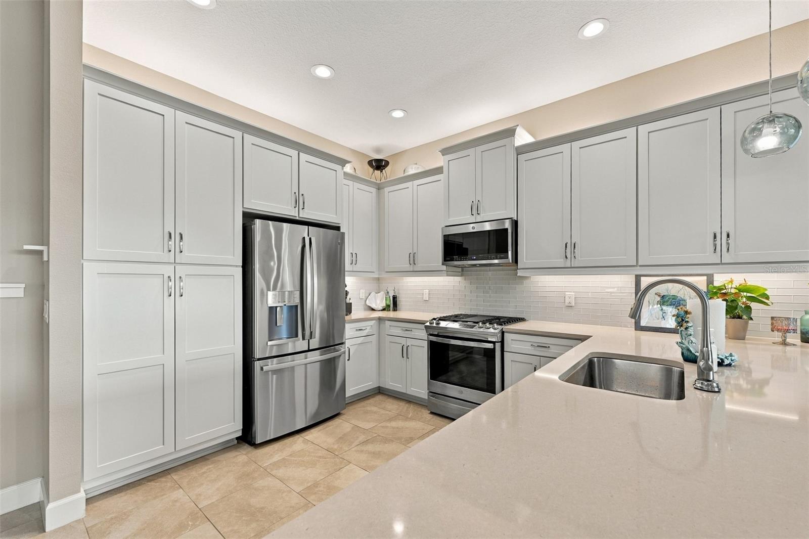 4814 SEVILLA SHORES DRIVE, Wimauma, FL 33598