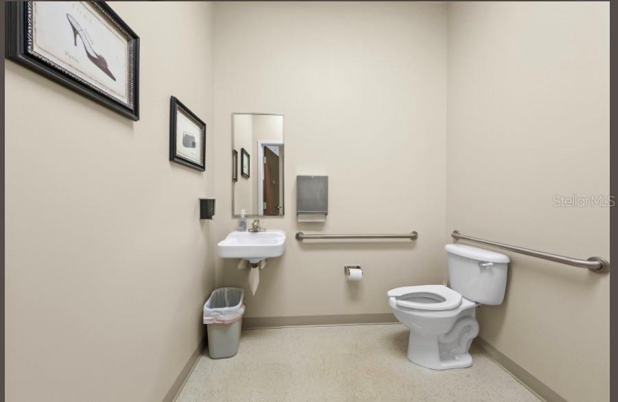 AI Rendering redesigned existing bathroom