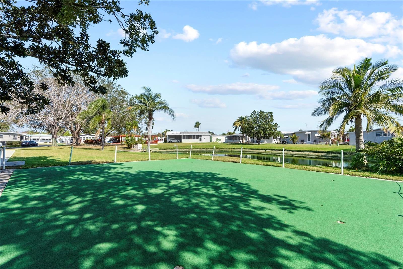 PARK/PUTTING GREEN