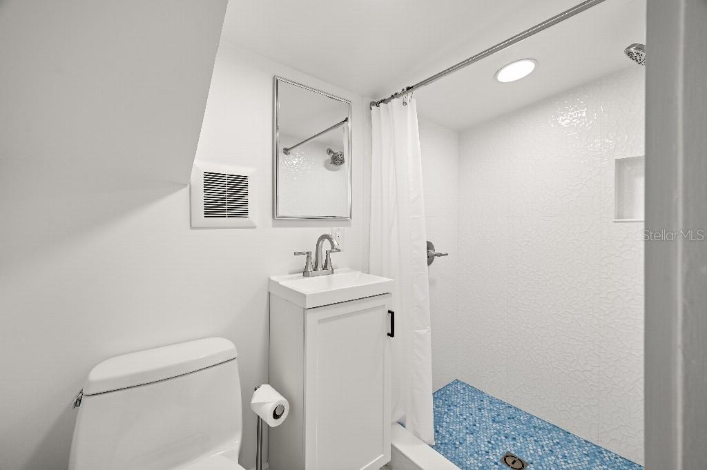 402 N ORANGE STREET, New Smyrna Beach, FL 32168
