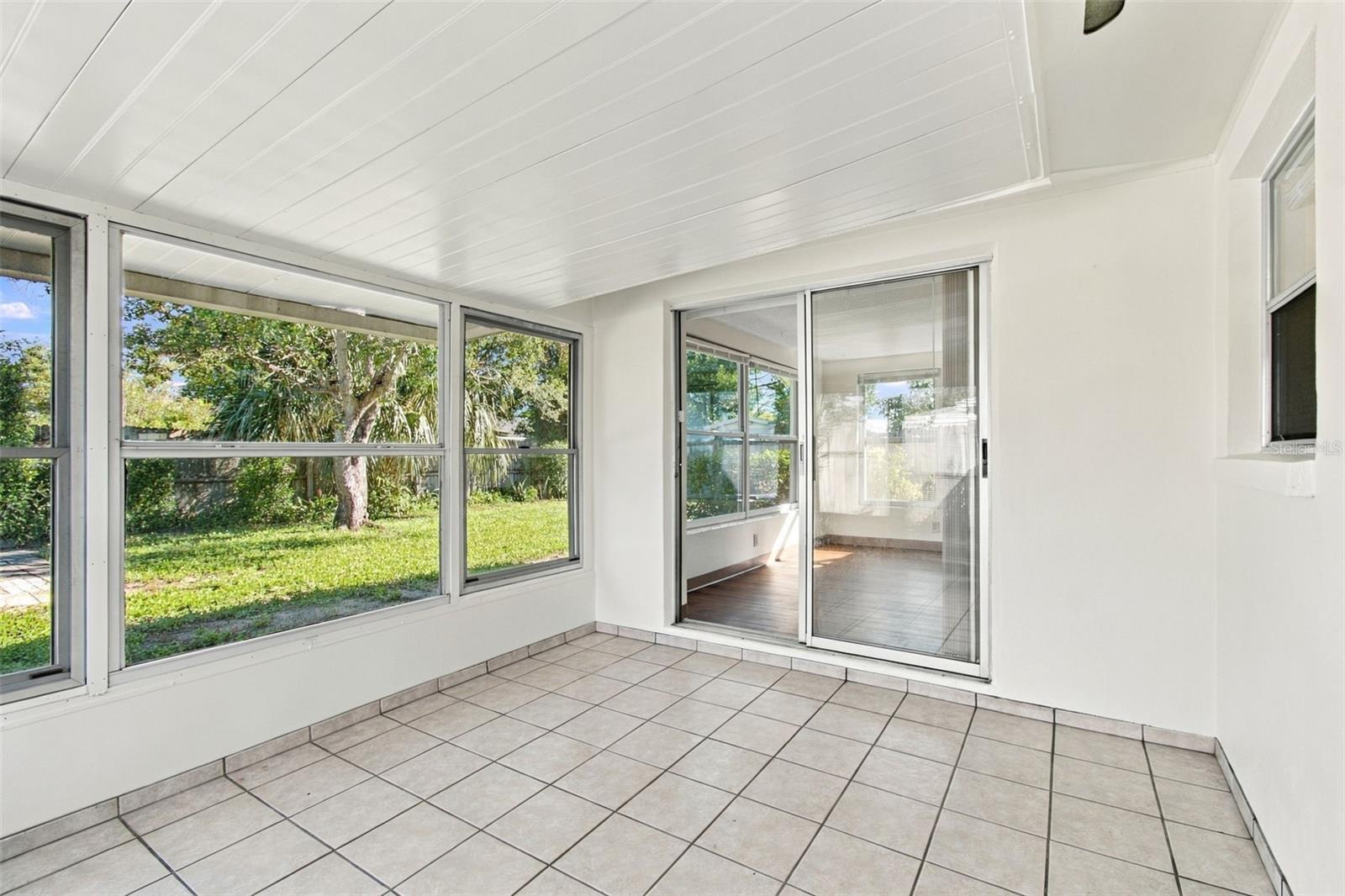 Enclosed lanai
