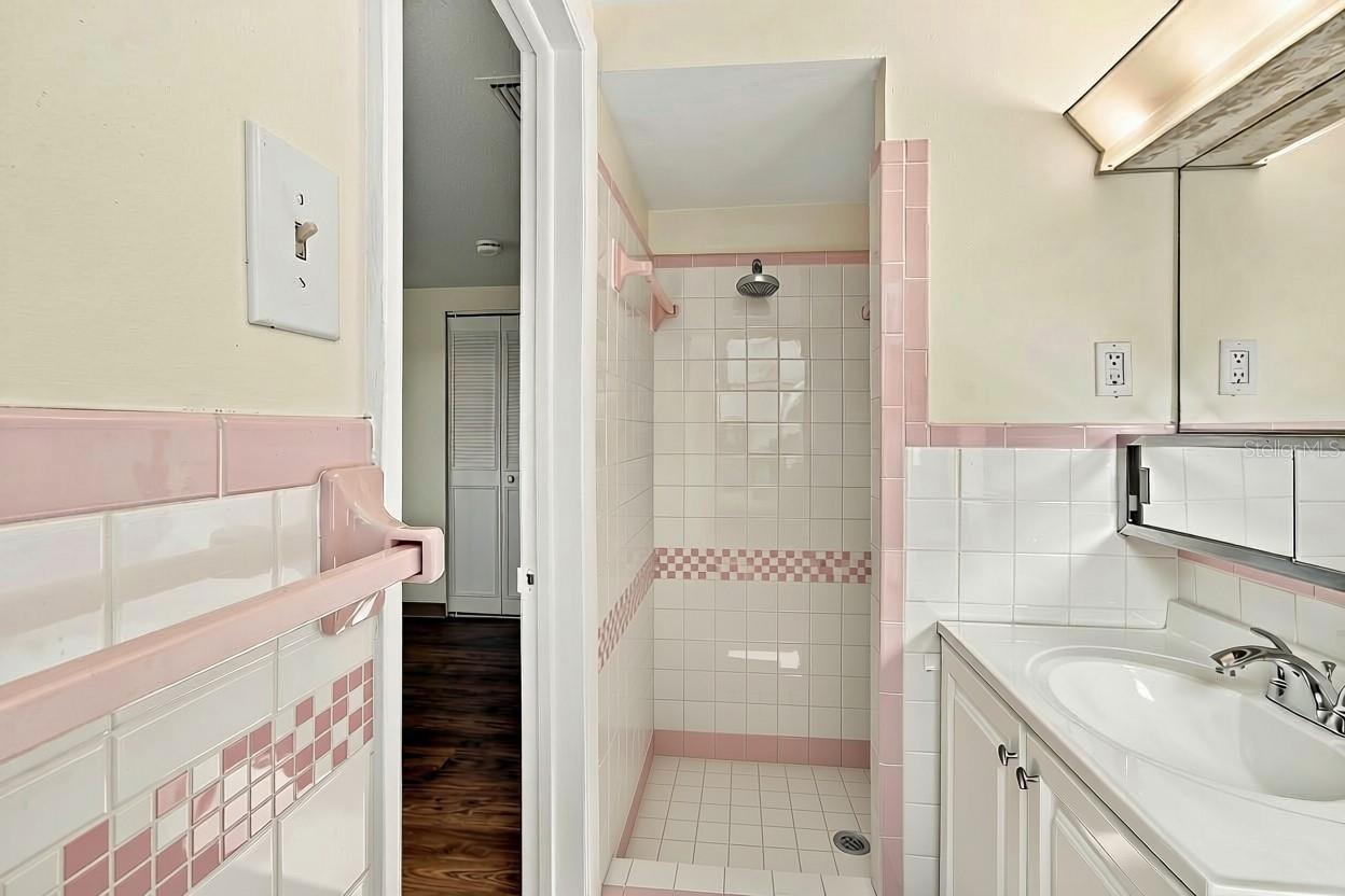 Ensuite