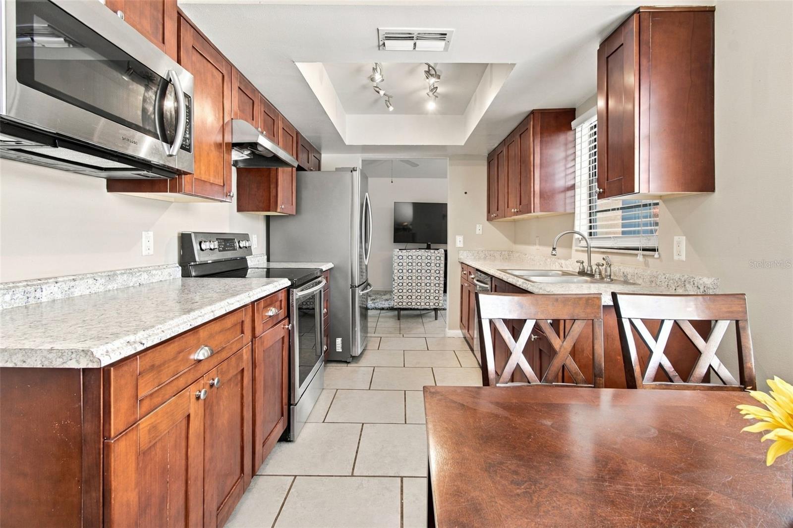 Eat-In Kitchen
