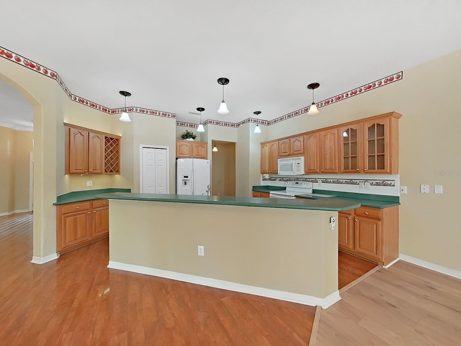 Breakfast Bar Seating ~ Pendant Lighting
