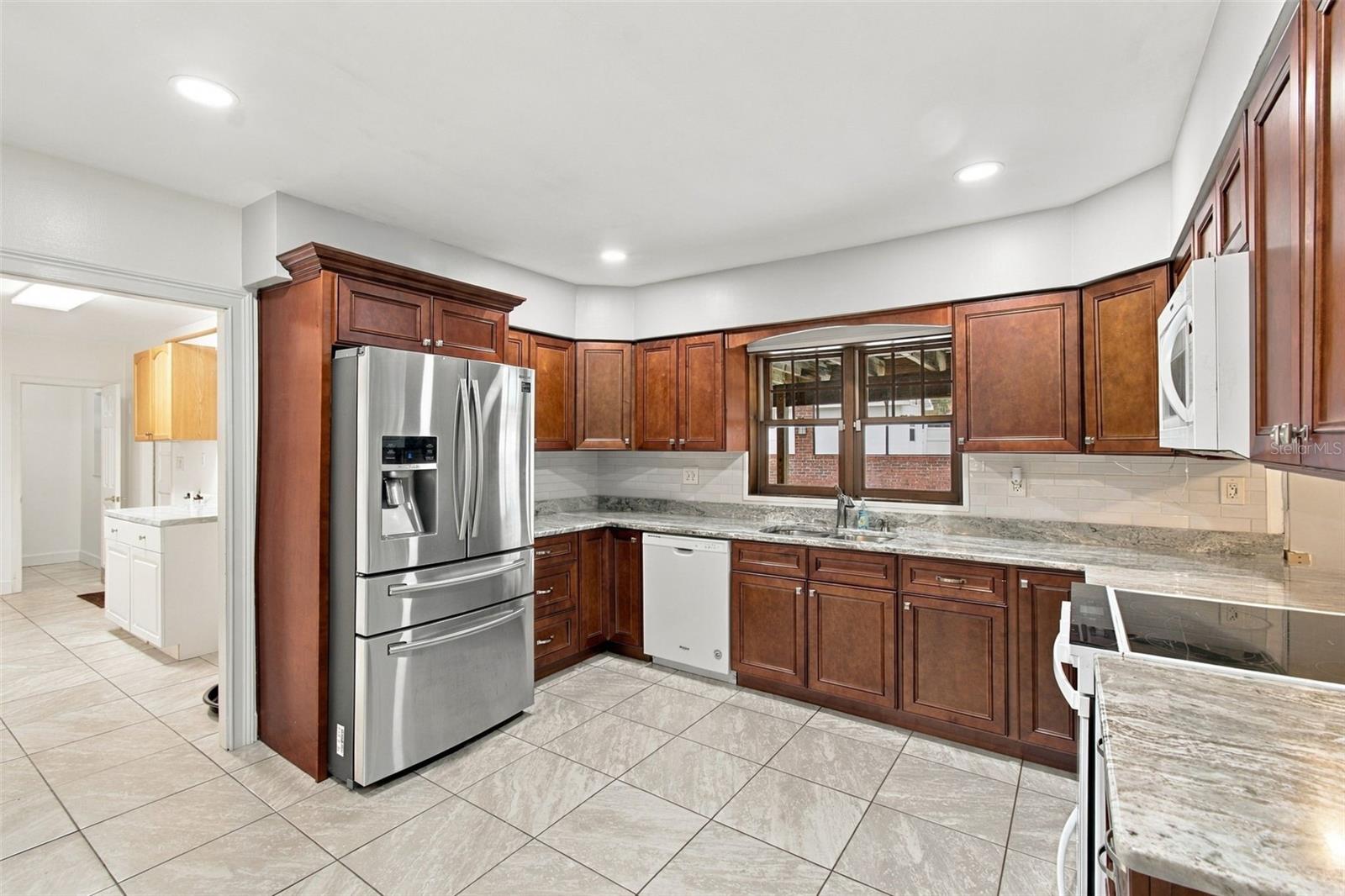 105 ASHBROOK DRIVE, Brandon, FL 33511
