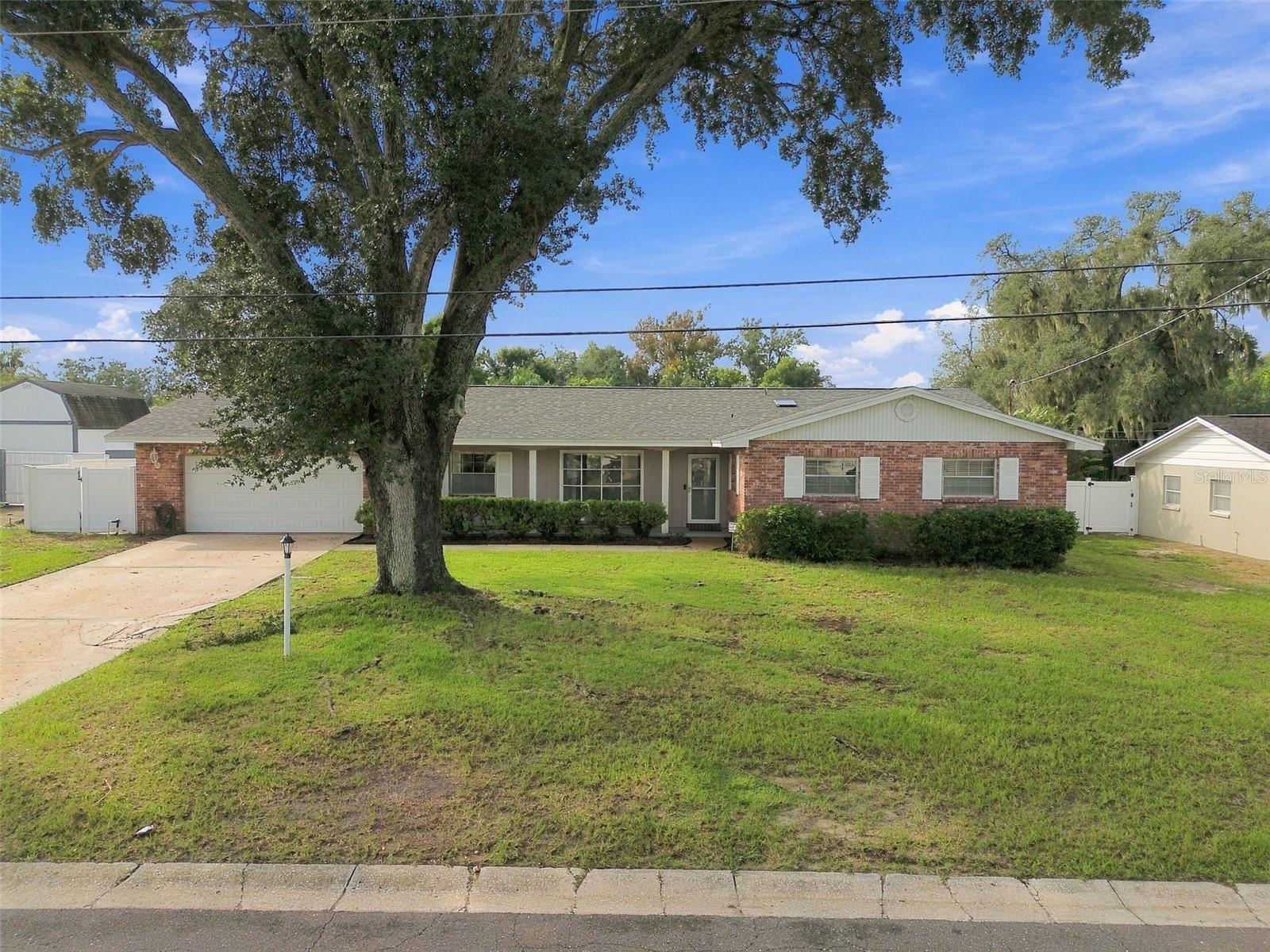 105 ASHBROOK DRIVE, Brandon, FL 33511