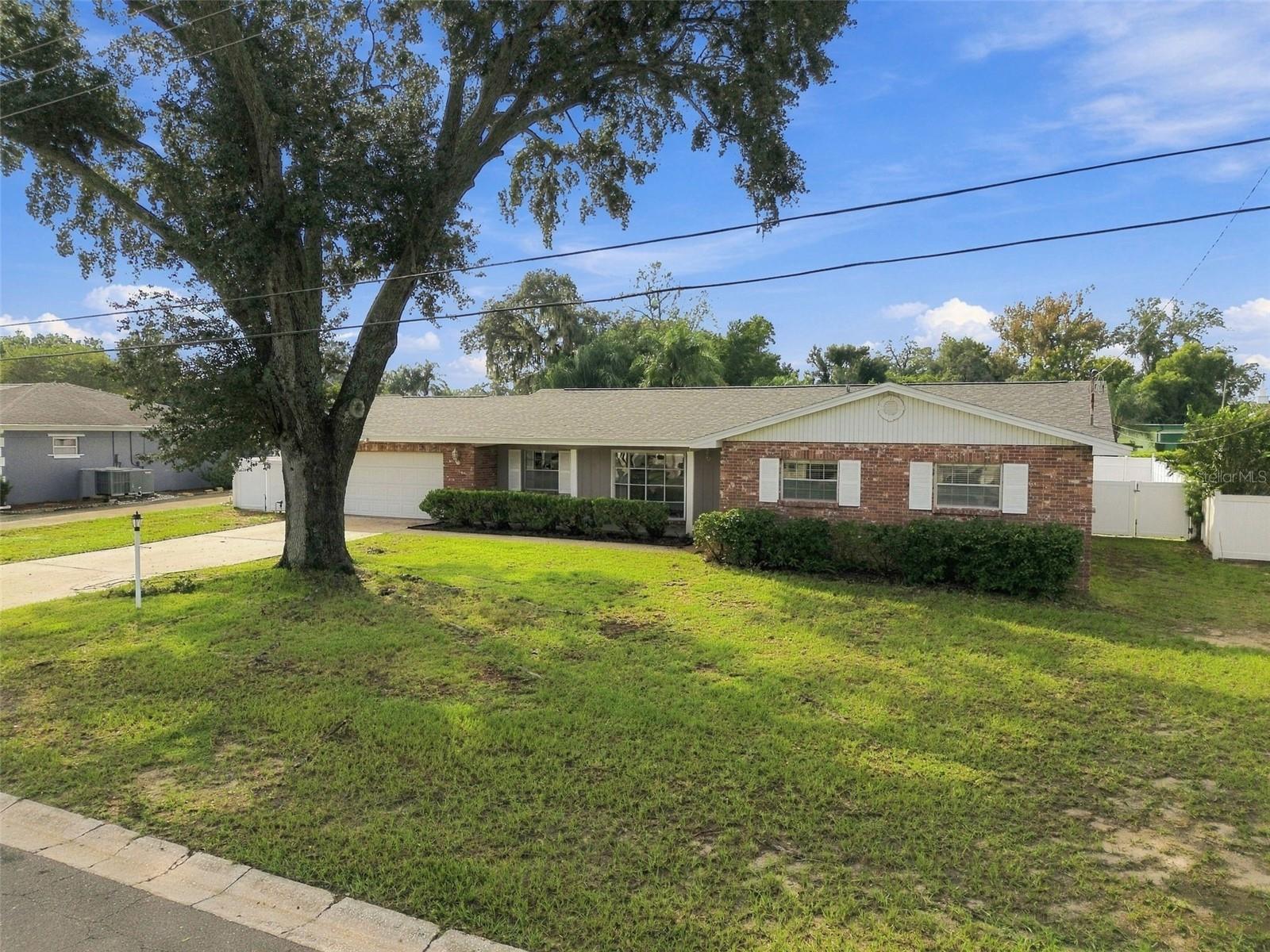 105 ASHBROOK DRIVE, Brandon, FL 33511