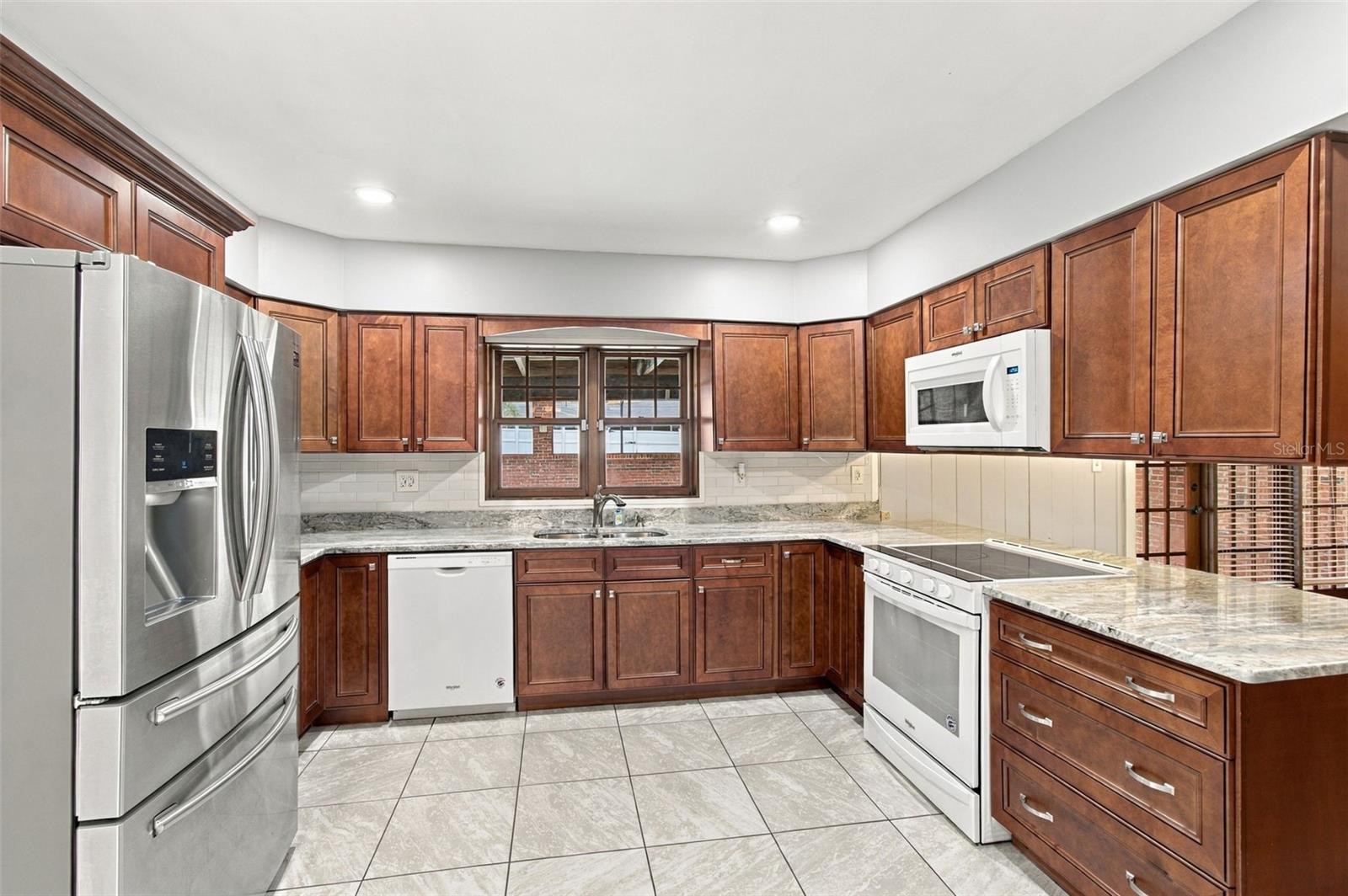 105 ASHBROOK DRIVE, Brandon, FL 33511
